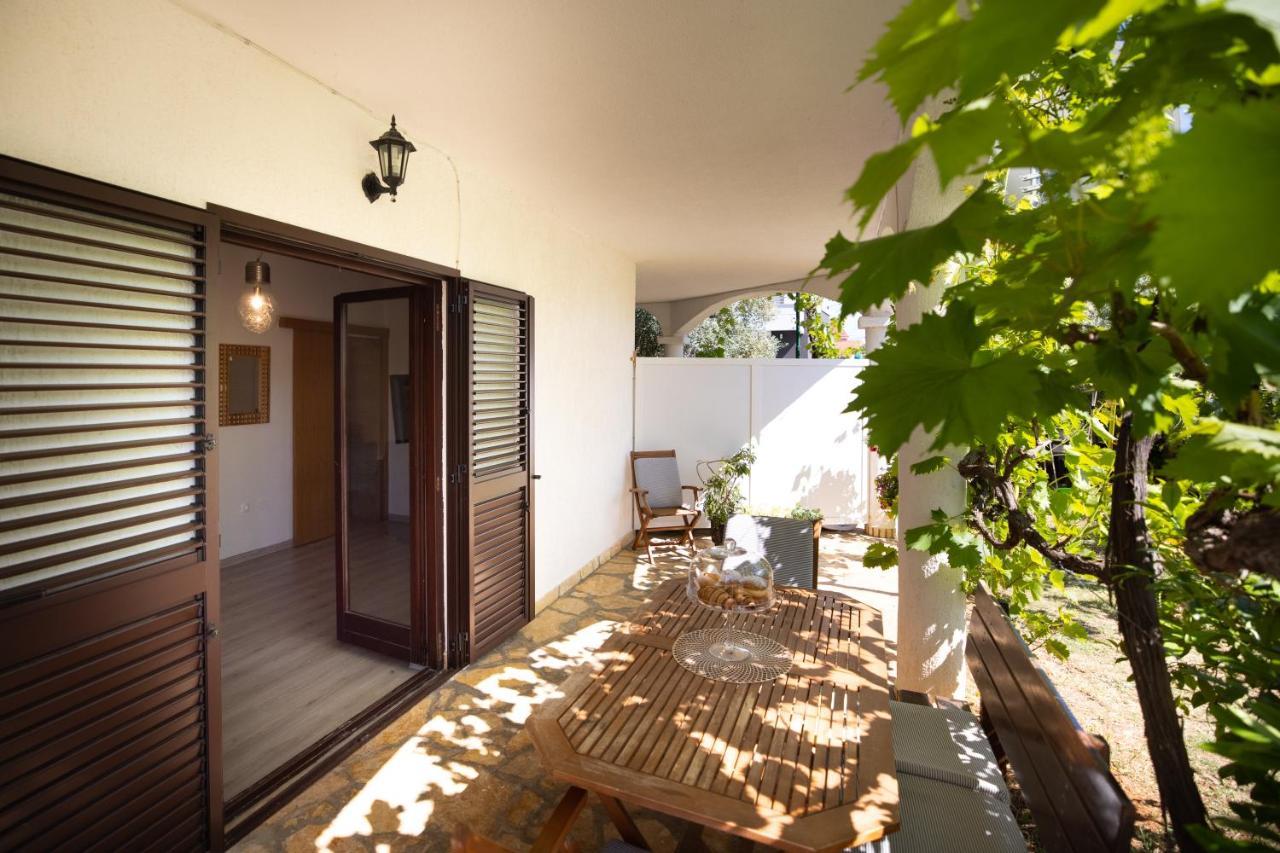 Apartments And A Room Ina ซาดาร์ ภายนอก รูปภาพ