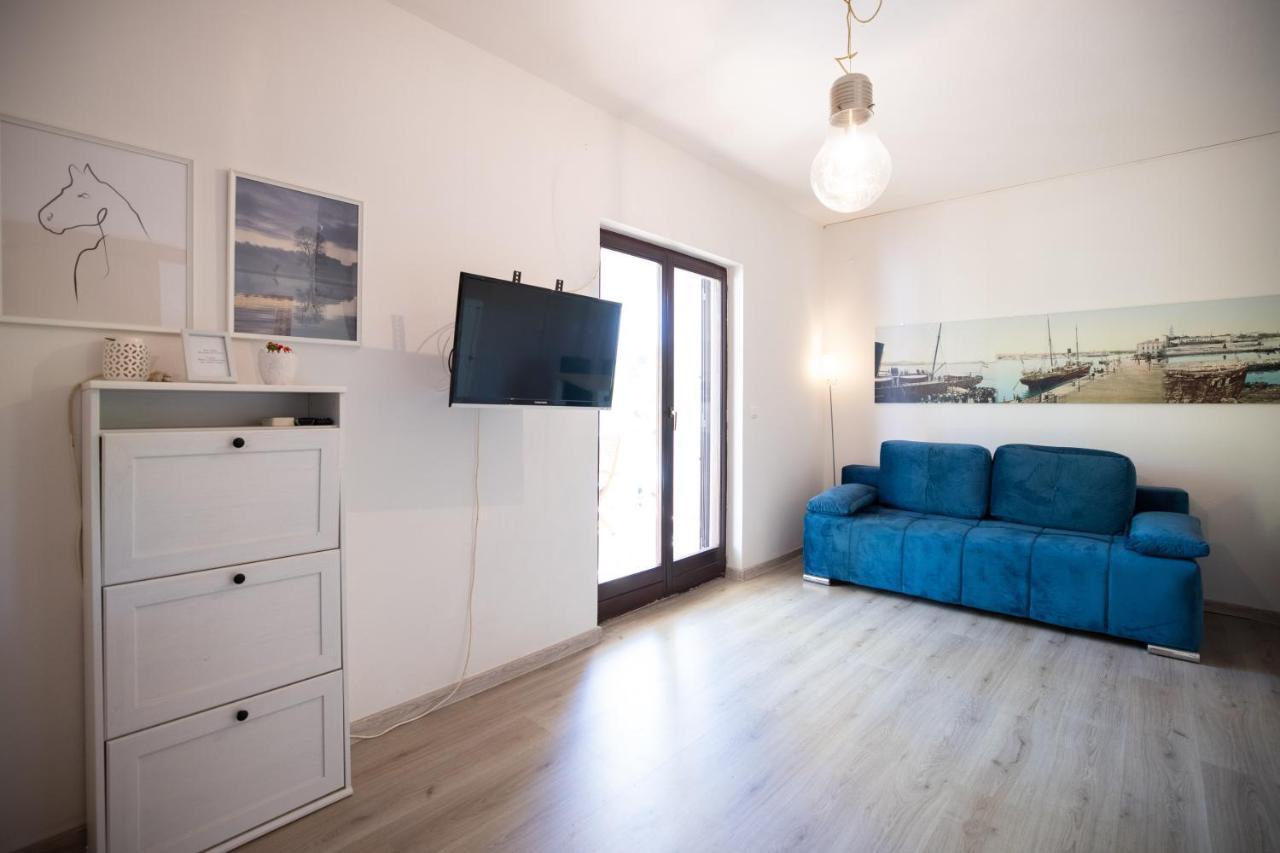 Apartments And A Room Ina ซาดาร์ ภายนอก รูปภาพ