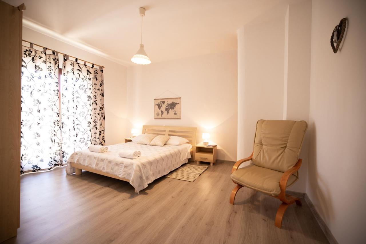 Apartments And A Room Ina ซาดาร์ ภายนอก รูปภาพ