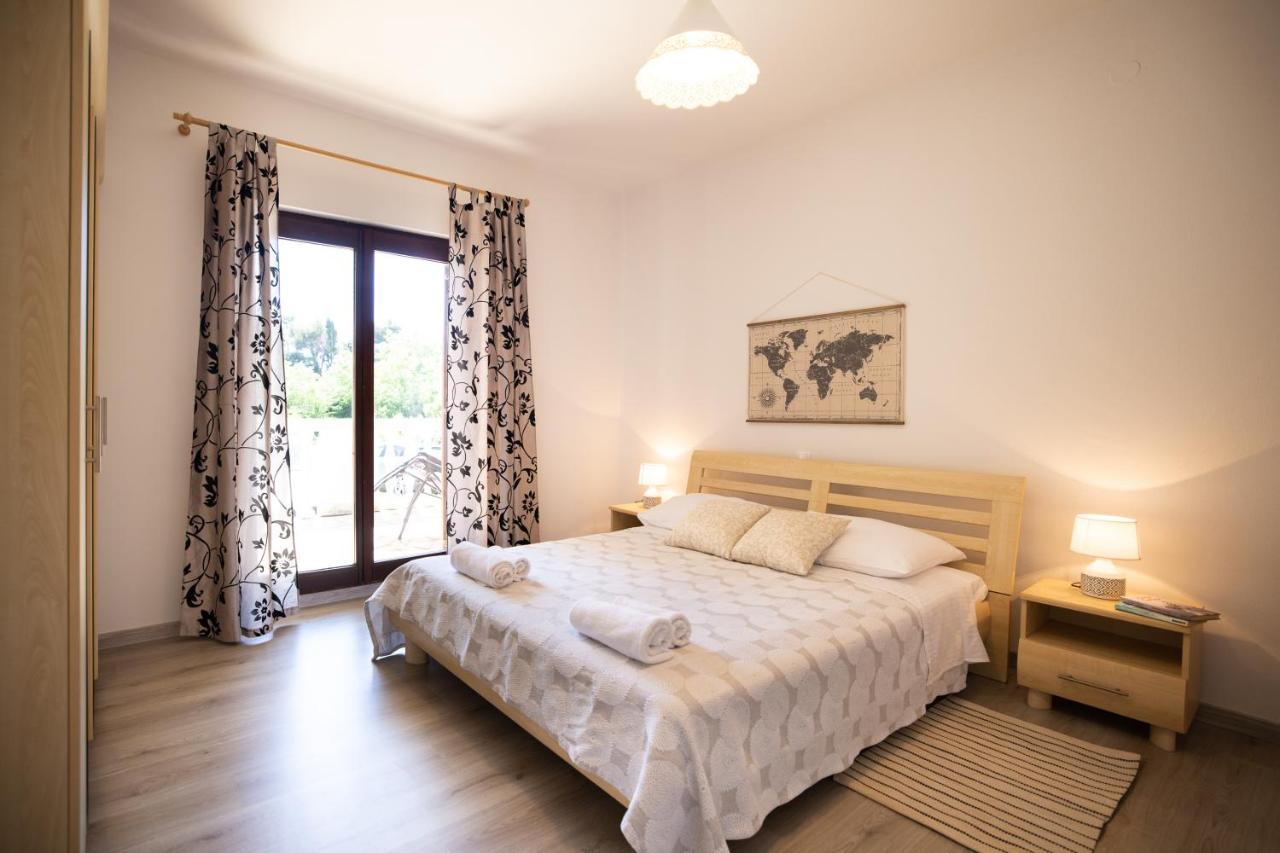Apartments And A Room Ina ซาดาร์ ภายนอก รูปภาพ