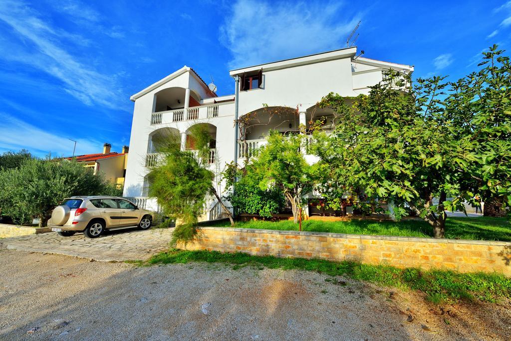 Apartments And A Room Ina ซาดาร์ ภายนอก รูปภาพ