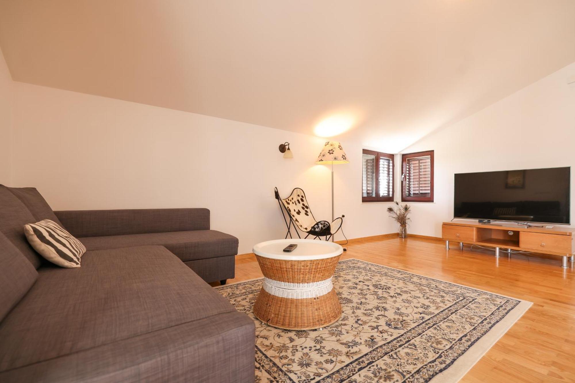 Apartments And A Room Ina ซาดาร์ ภายนอก รูปภาพ
